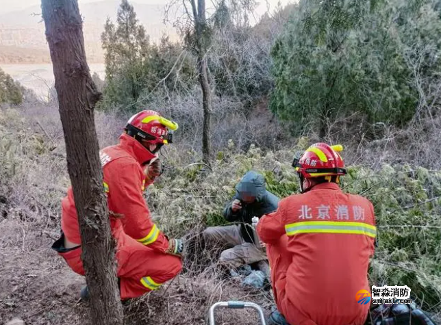 北京一男子酒后爬山，失聯一夜后獲救